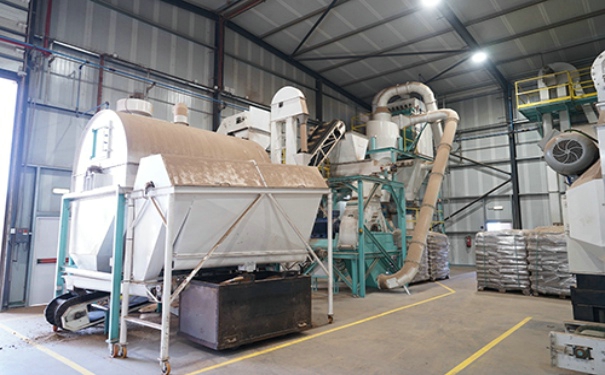 一套秸秆饲料加工机械多少钱?保证其稳定加工的秘诀又有哪些?